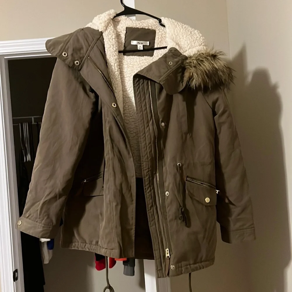 Lightly worn - Picture 1 of 3